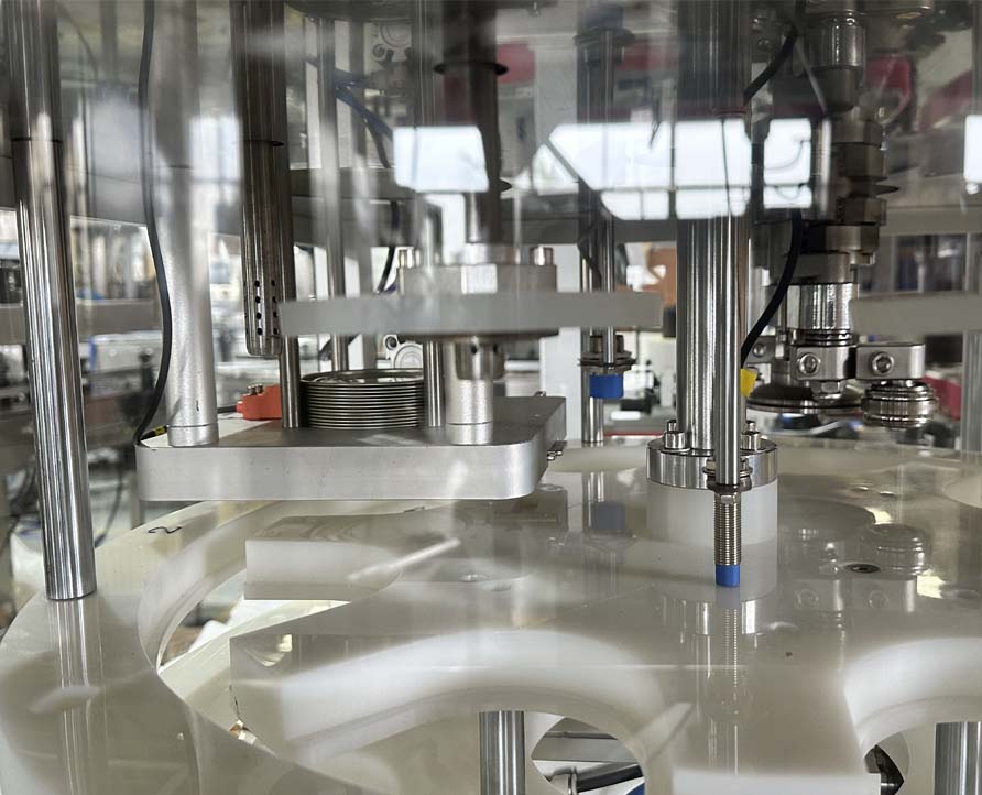 Nitrogen room Can Sealing Machine Nitrogen room Can Sealing Machine