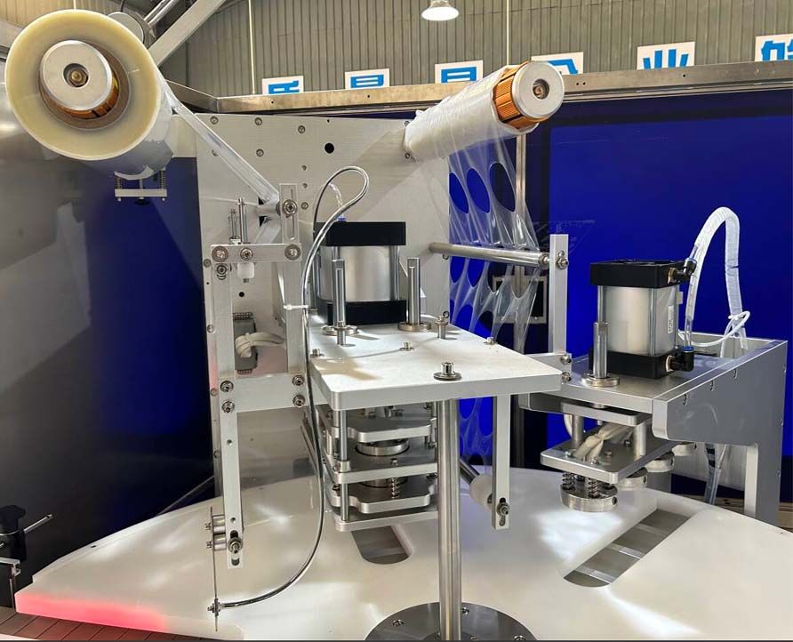 Automatic Rotary Heat Foil Sealing Machine with double sealing  for Plastic Container,Transparent Film Turntable Hot Film Sealer Machine