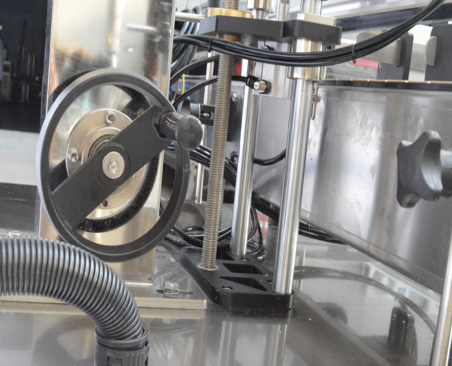 Fully automatic single-head powder filling machine (with dust cover), Screw lifting dustproof powder filling machine