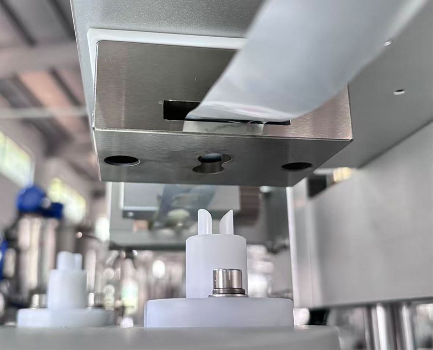 Semi-automatic roll film sealing machine, aluminum foil sealing machine, small tube sealing machine