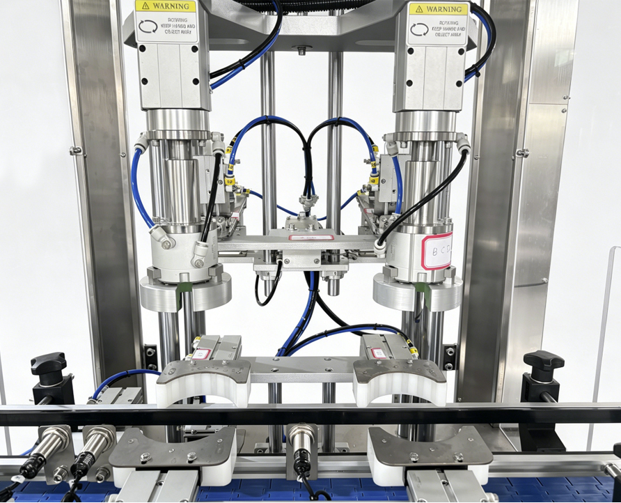Fully automated juice sauce bottle packaging production line, integrating bottle sterilization machine, servo piston filling machine, capping and bottle collector