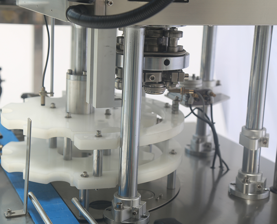Fully automatic can sealing machine (nail free adhesive type),nail-free glue can flaring and sealing machine, paper can nail-free glue seamer equipment