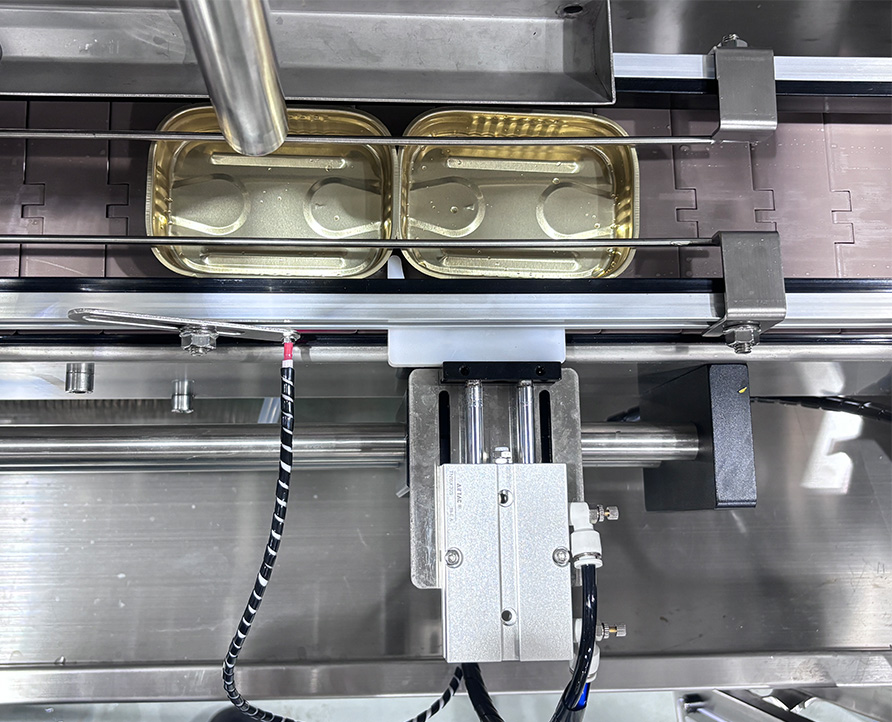 Horizontal Piston Filling Machine with 8 heads for Oil and Sauce | High Precision Liquid Filler Equipment