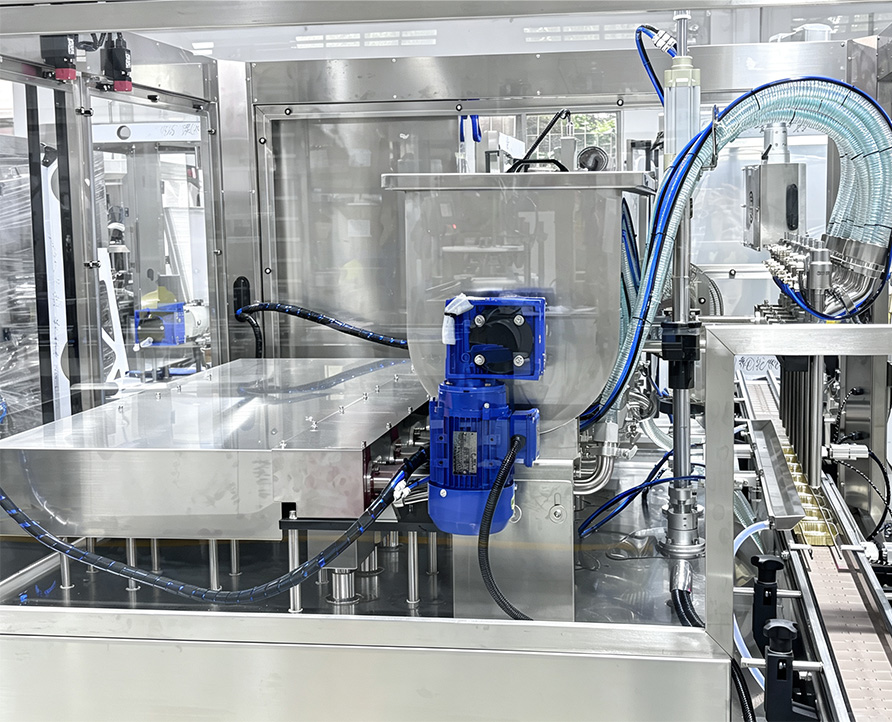 Horizontal Piston Filling Machine with 8 heads for Oil and Sauce | High Precision Liquid Filler Equipment